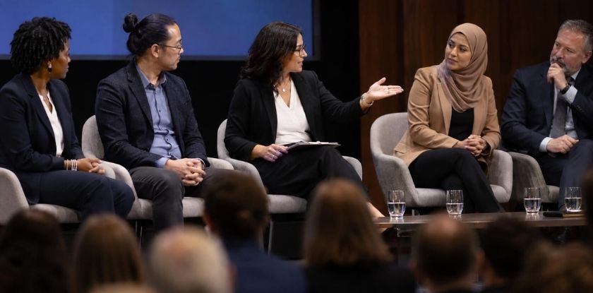 What Does a Moderator Do During a Conference Session